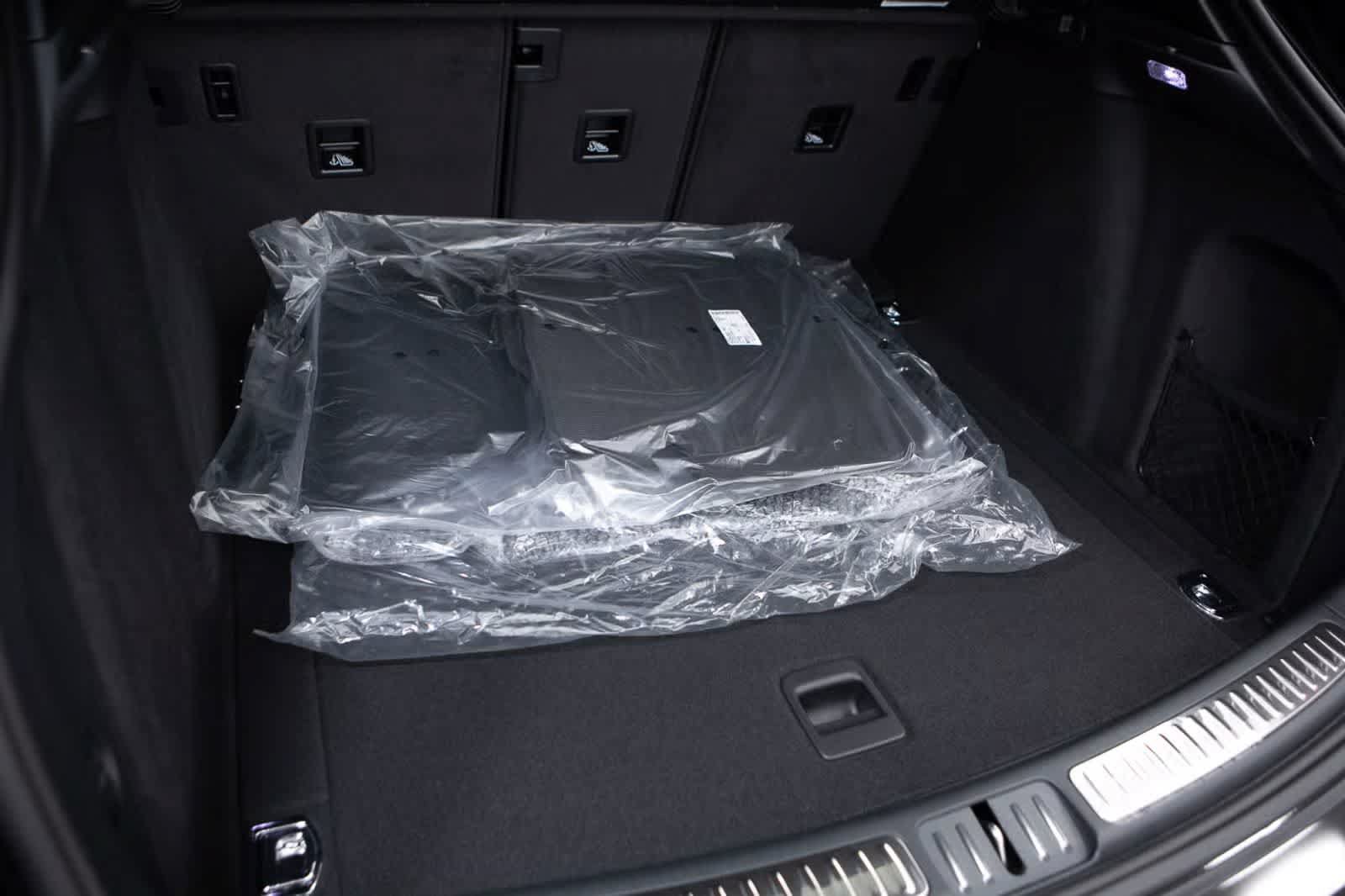Certified 2026 Porsche Macan AWD/4WD image 38