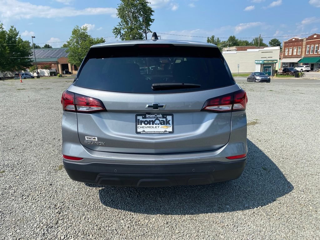 Used 2024 Chevrolet Equinox LS w/ LS Convenience Package FWD image 4