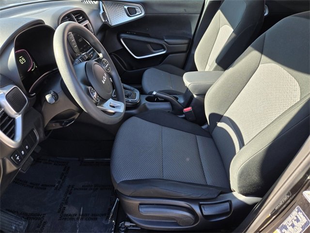 Used 2023 Kia Soul LX w/ LX Technology Package image 11