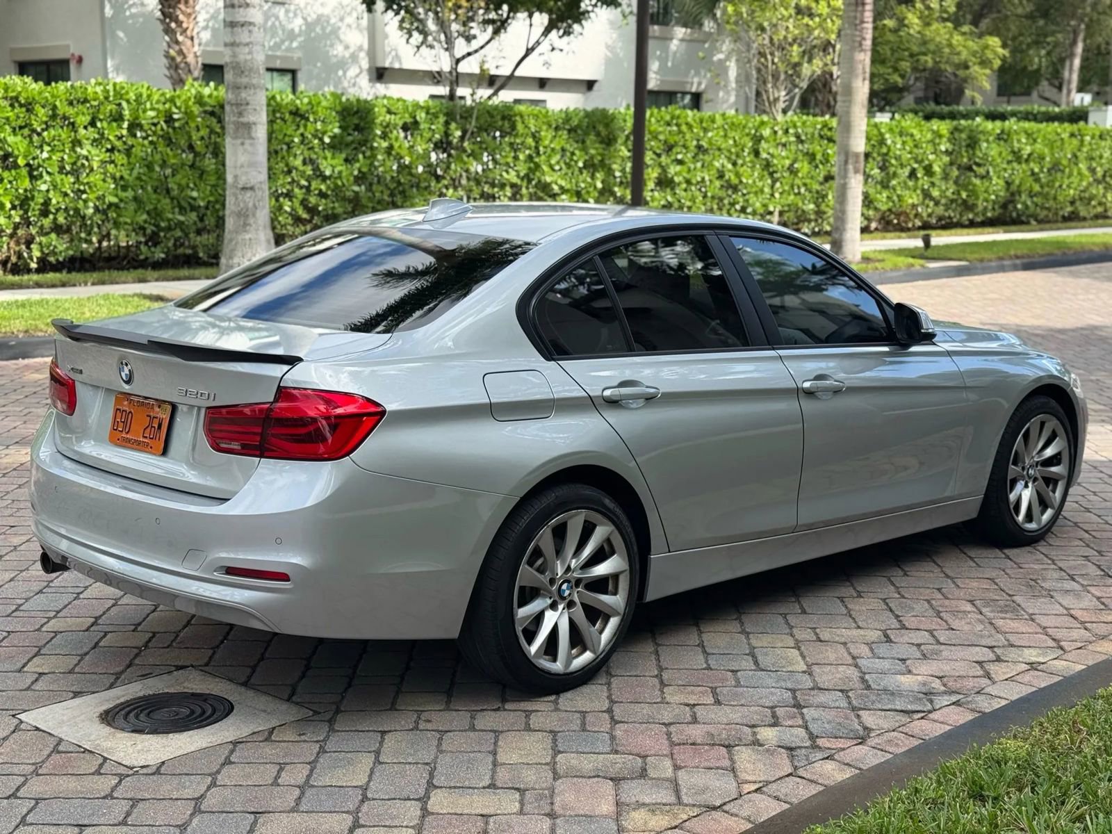 Used 2018 BMW 320i xDrive Sedan image 5