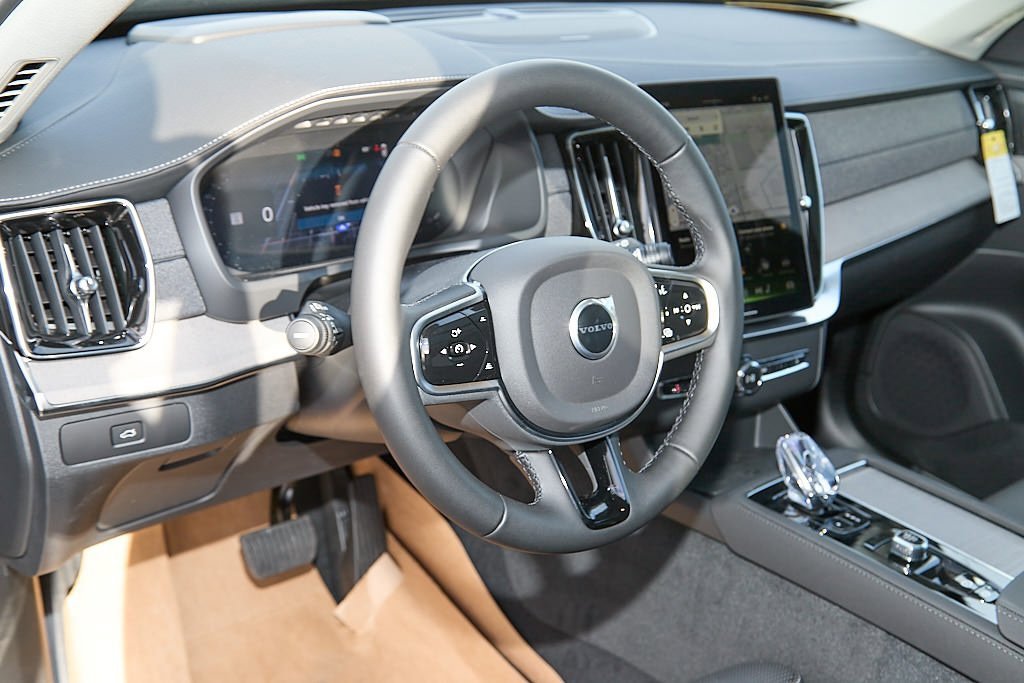 New 2026 Volvo XC90 B6 Ultra image 13