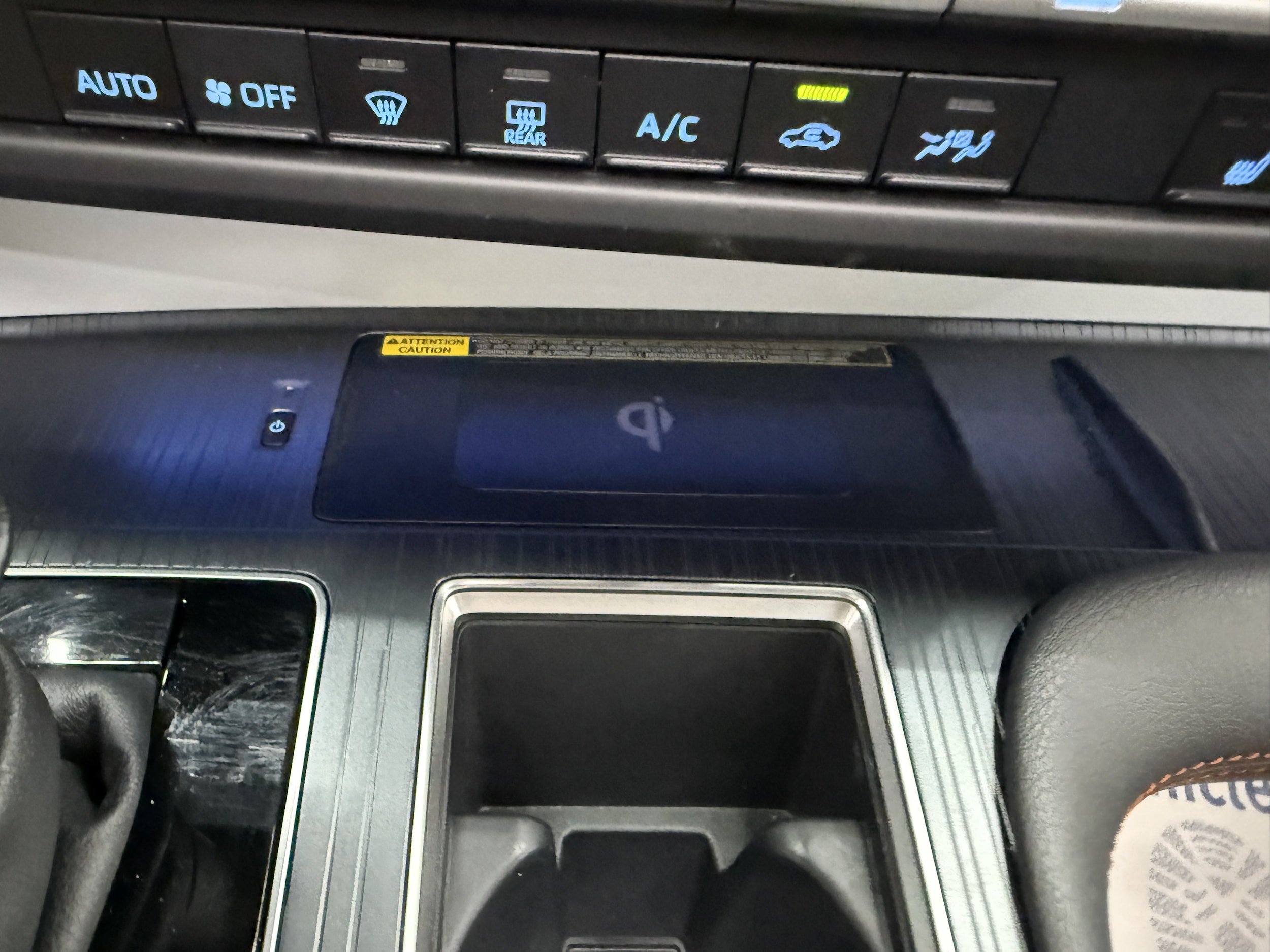 Used 2023 Toyota Sienna XLE FWD image 19