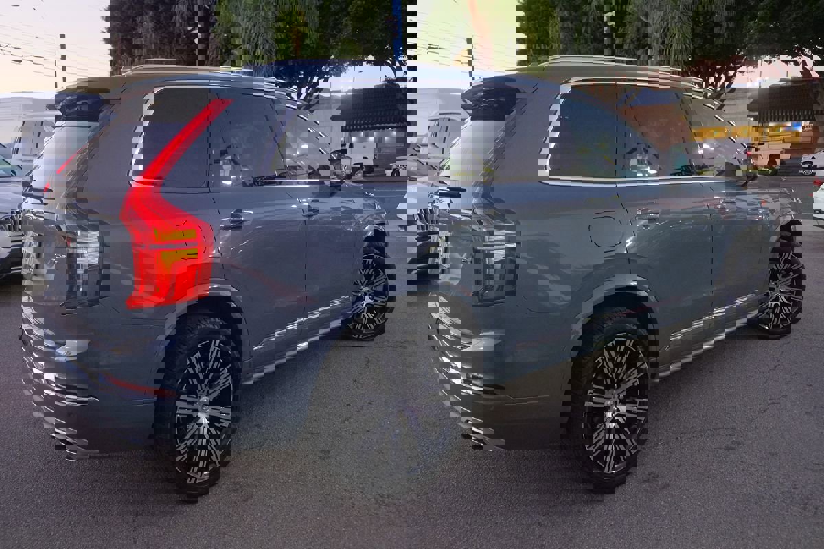 Used 2020 Volvo XC90 T8 Inscription w/ Protection Package Premier image 5