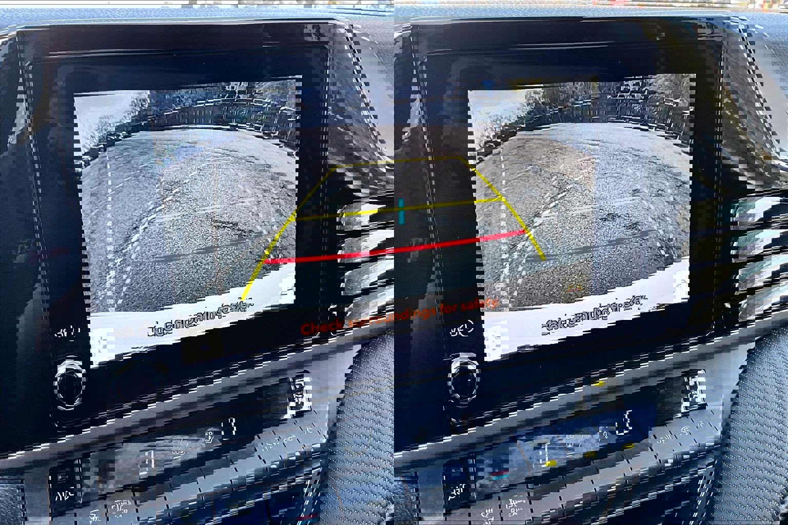 Used 2025 Toyota Camry SE image 20