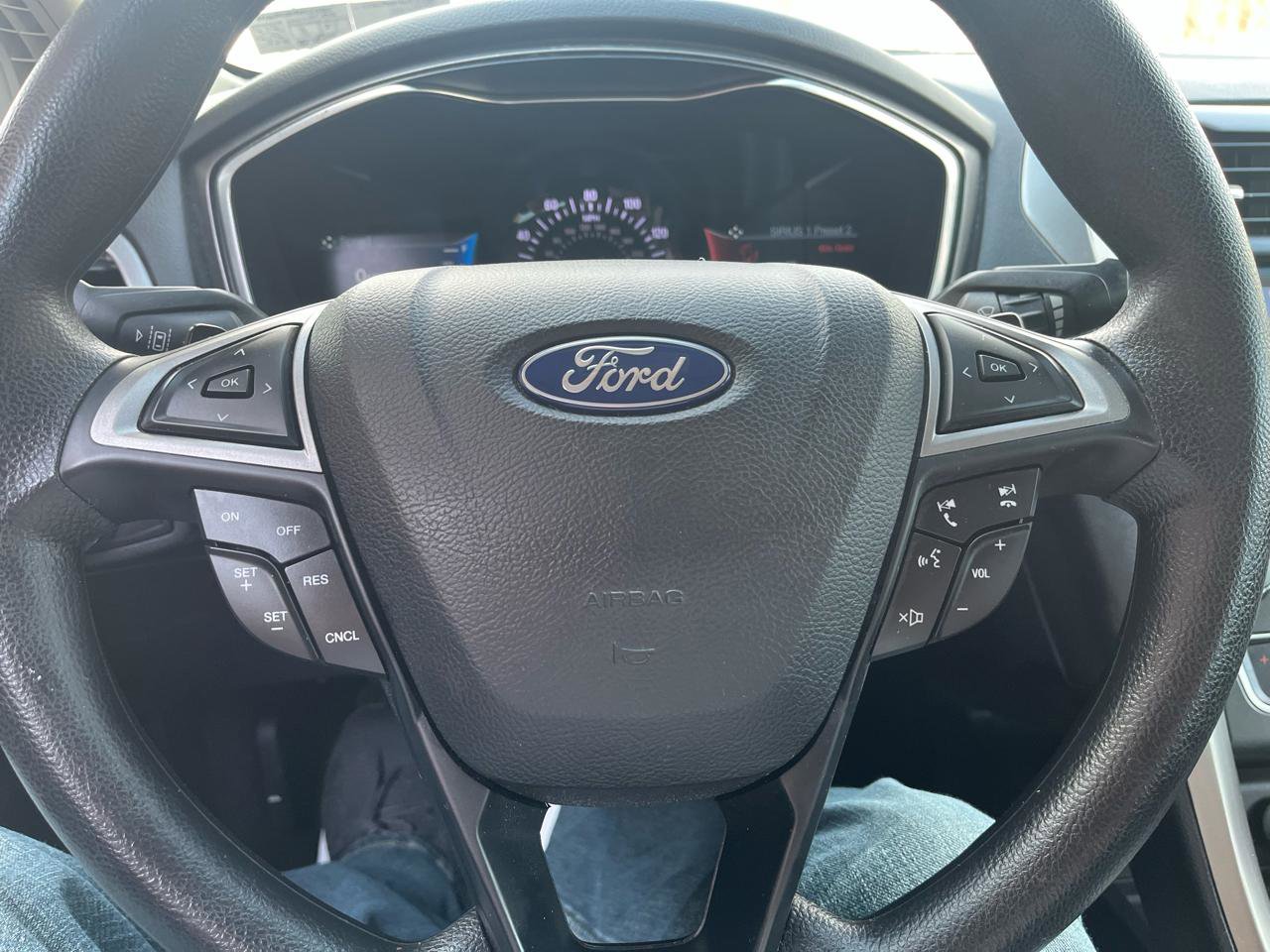 Used 2019 Ford Fusion SE image 21