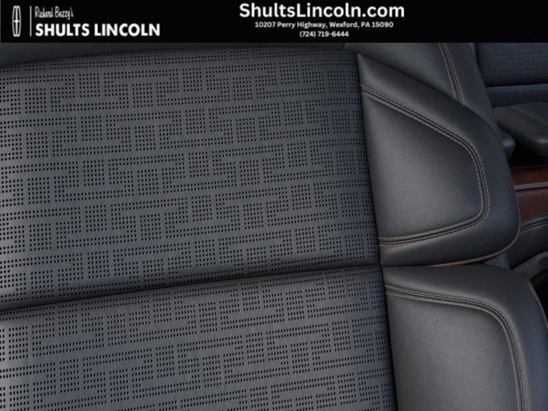 New 2025 Lincoln Navigator Black Label image 17