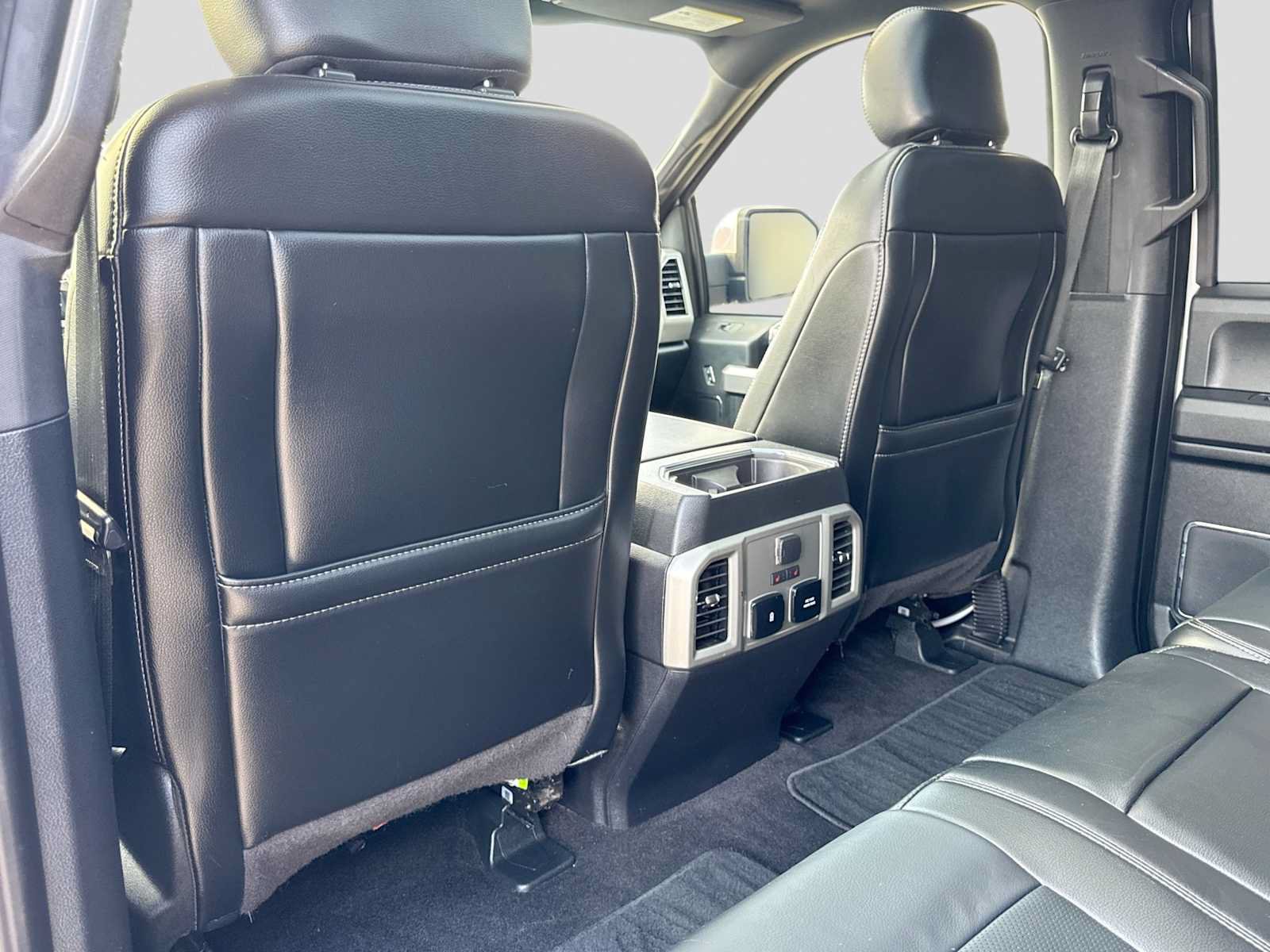 Used 2019 Ford F150 Lariat w/ Equipment Group 502A Luxury AWD/4WD image 17