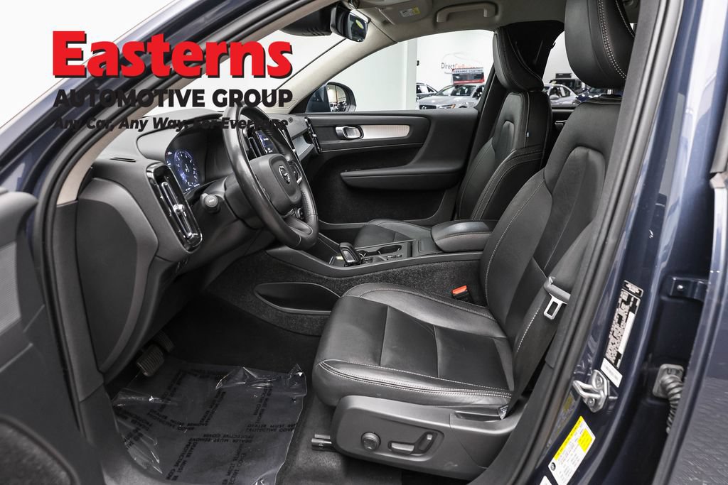 Used 2021 Volvo XC40 T5 Momentum AWD/4WD image 14