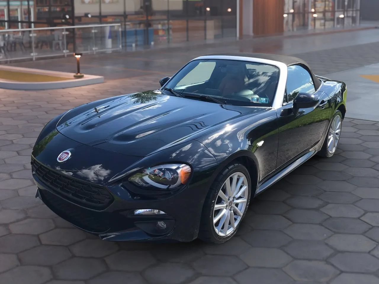 Used 2017 FIAT 124 Spider Lusso RWD image 15