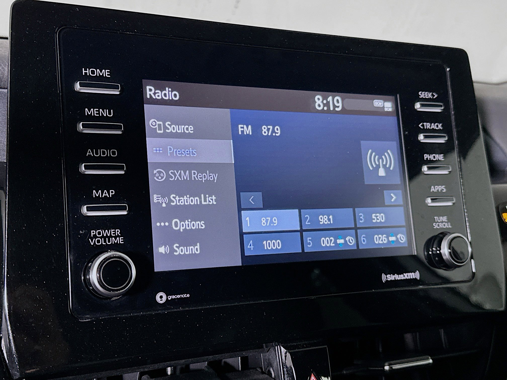 Used 2023 Toyota Camry SE image 19