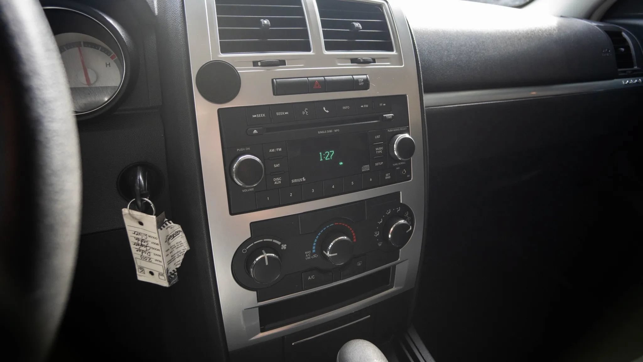 Used 2010 Dodge Charger SXT RWD image 21