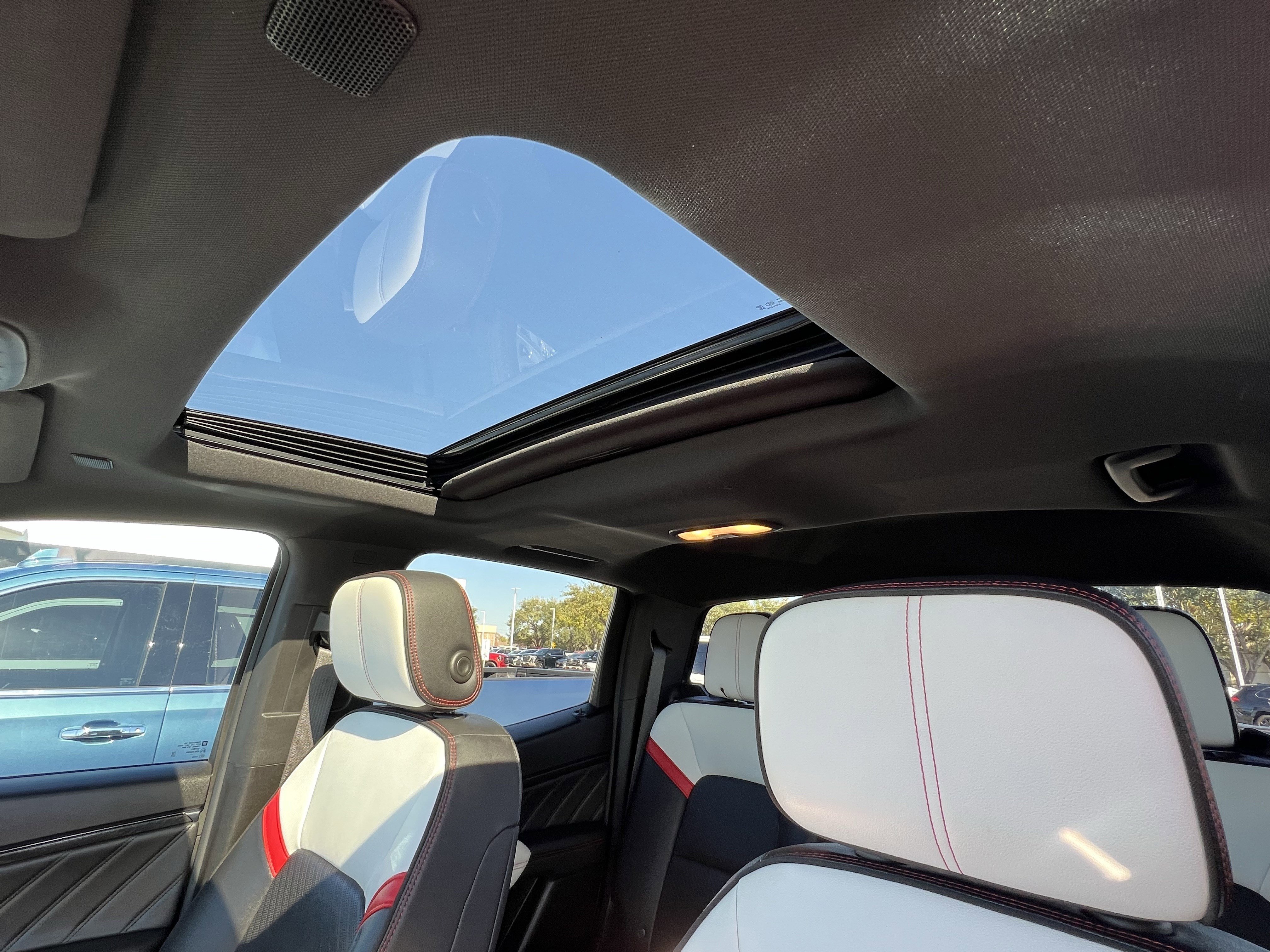 Used 2023 GMC Canyon AT4X image 24