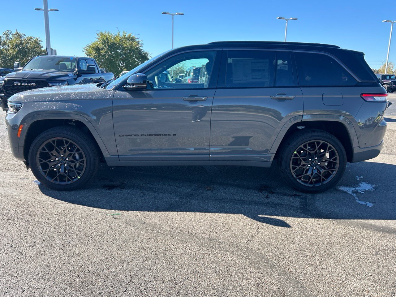 New 2027 Jeep Grand Cherokee Summit AWD/4WD image 6