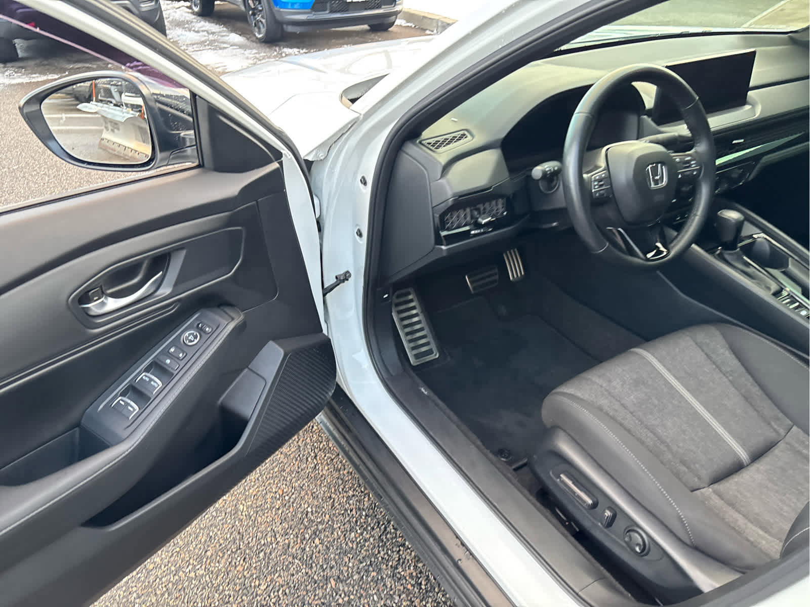 Used 2024 Honda Accord Sport image 7