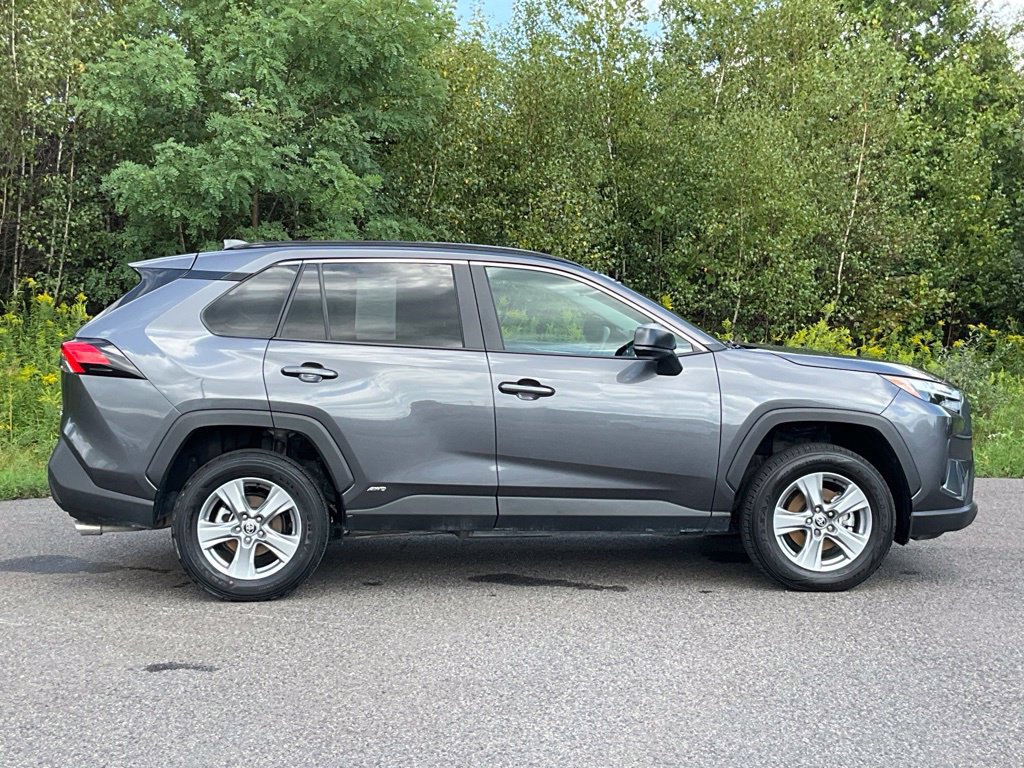 Used 2025 Toyota RAV4 LE AWD/4WD image 23