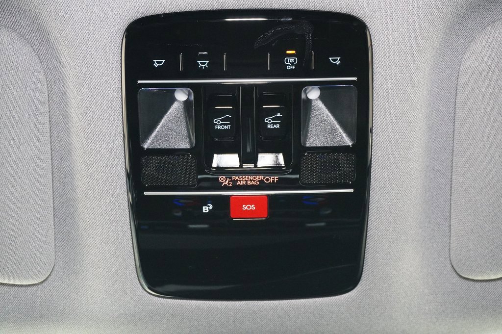 Used 2025 Hyundai Santa Fe Limited image 20