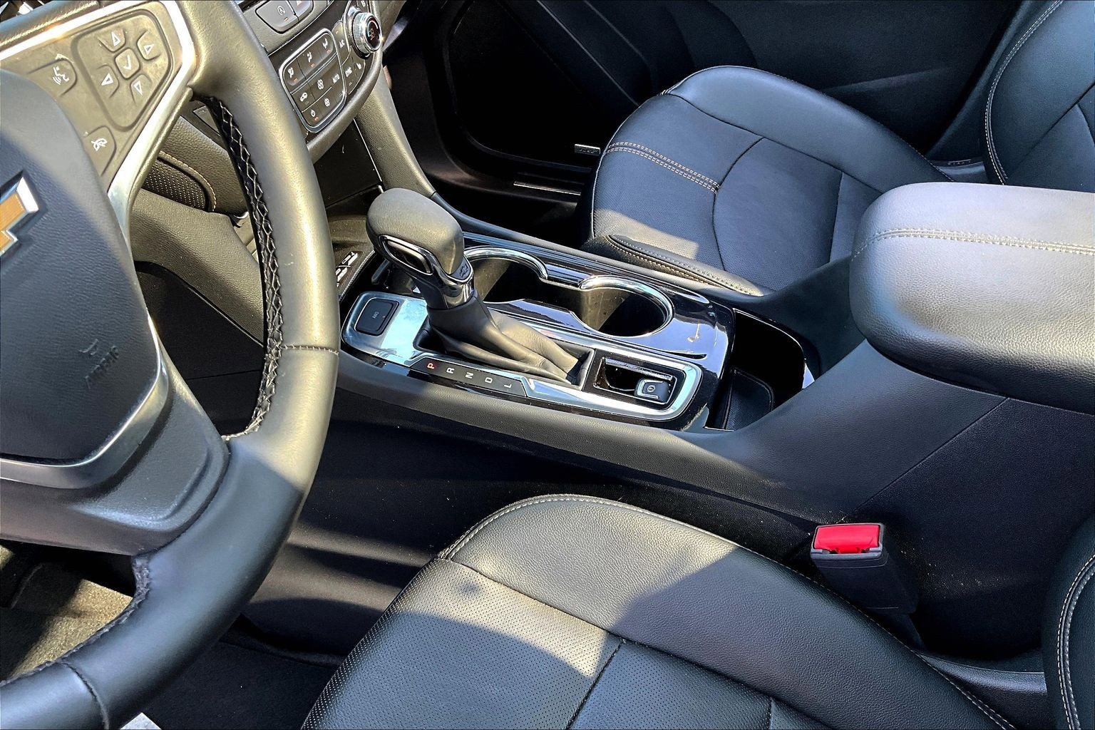 Used 2023 Chevrolet Equinox Premier AWD/4WD image 18