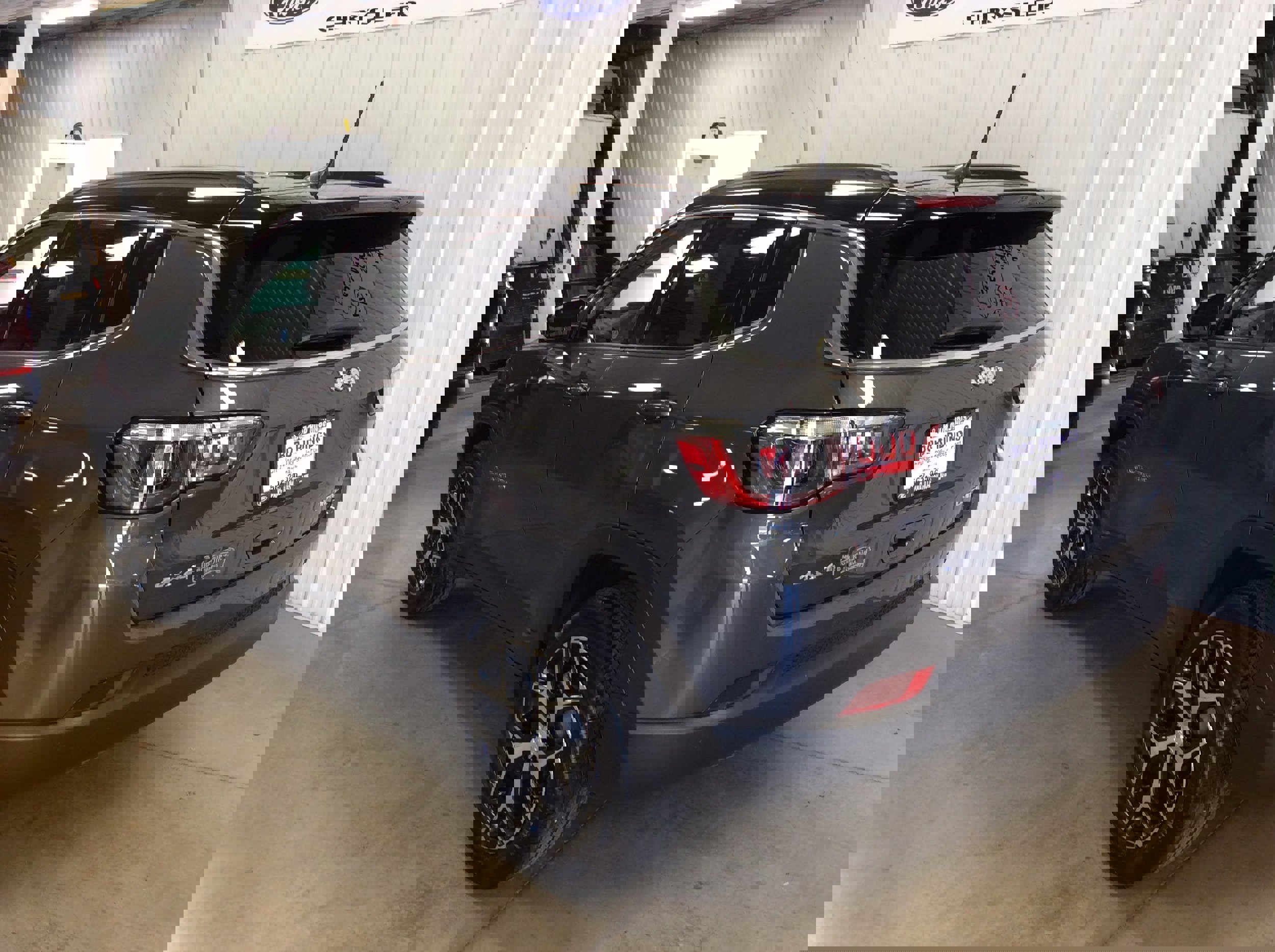 Used 2024 Jeep Compass Limited image 3