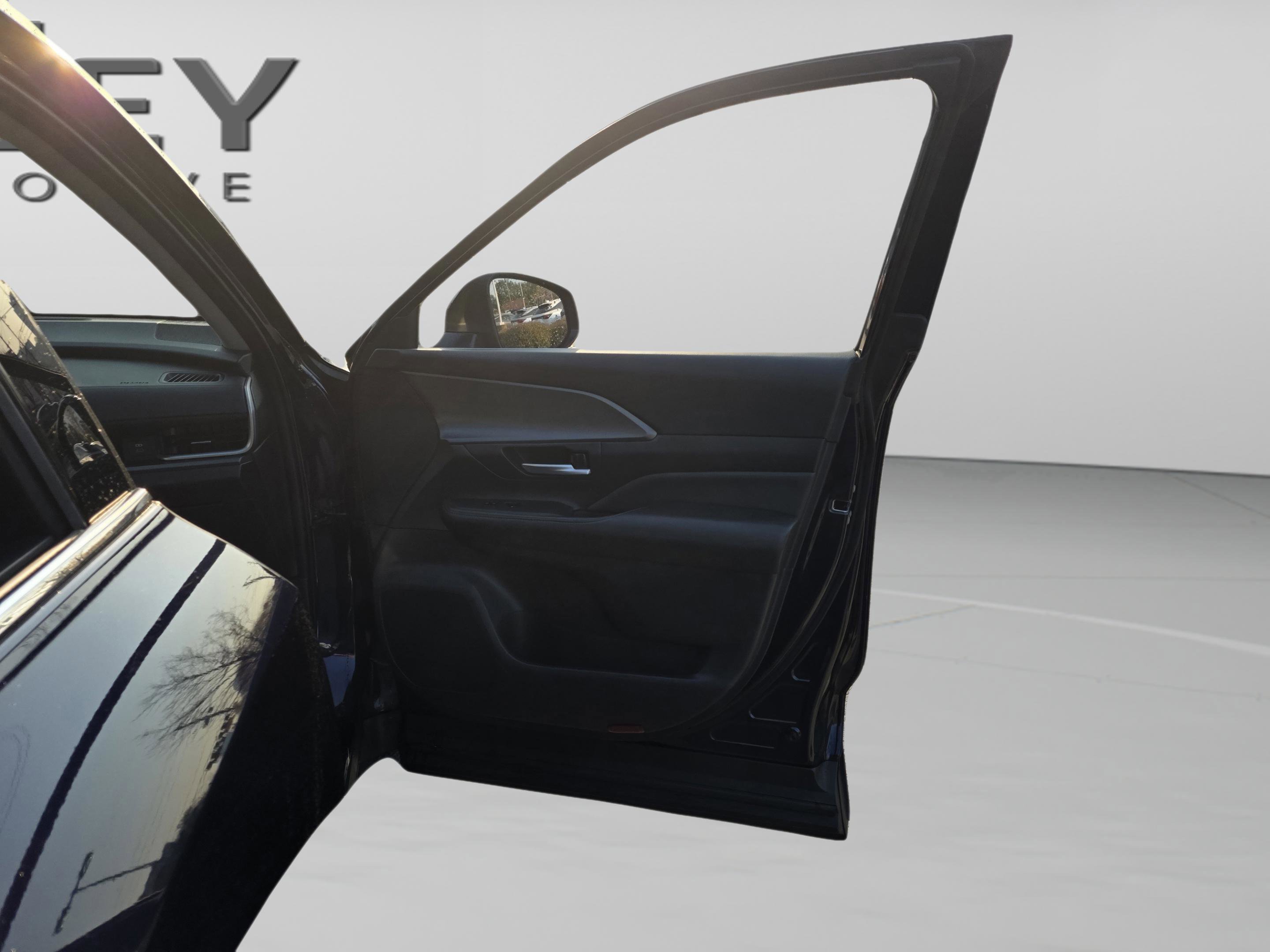 Used 2024 Toyota Grand Highlander XLE image 26