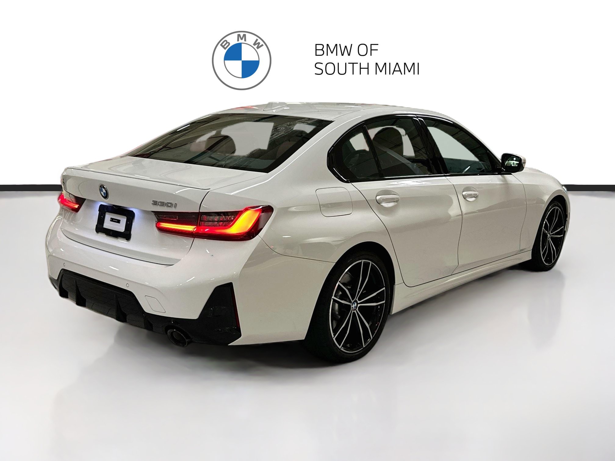 Certified 2024 BMW 330i Sedan w/ M Sport Package RWD image 7