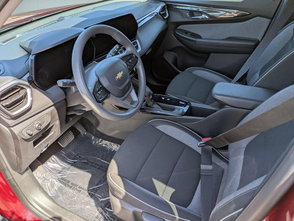 Used 2025 Chevrolet TrailBlazer LT FWD image 11