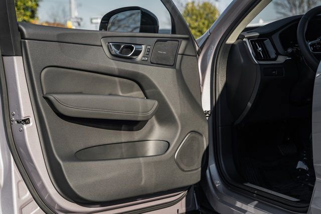 New 2026 Volvo XC60 B5 Plus w/ Climate Package image 39