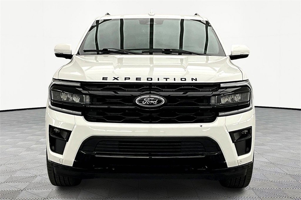 Used 2022 Ford Expedition Max Limited image 3