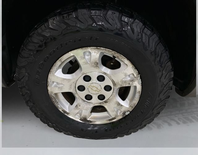 Used 2002 Chevrolet Avalanche 4x4 w/ Off-Road Suspension Pkg image 17