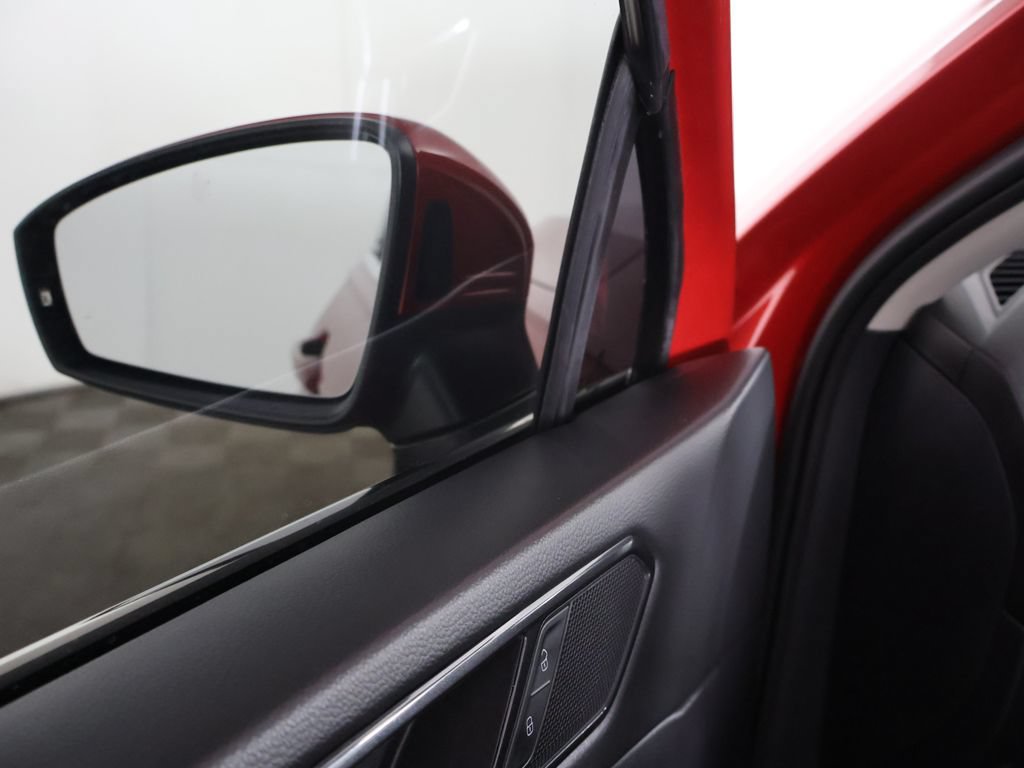 Used 2023 Volkswagen Tiguan SE w/ Panoramic Sunroof Package FWD image 39
