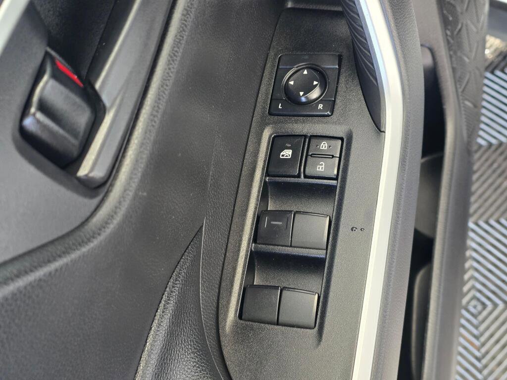 Used 2025 Toyota RAV4 LE image 21