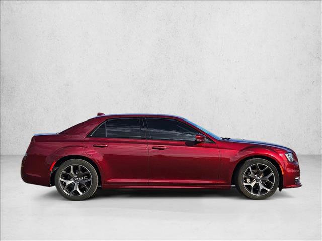 Used 2022 Chrysler 300 Touring L w/ Safetytec Plus Group RWD video 4