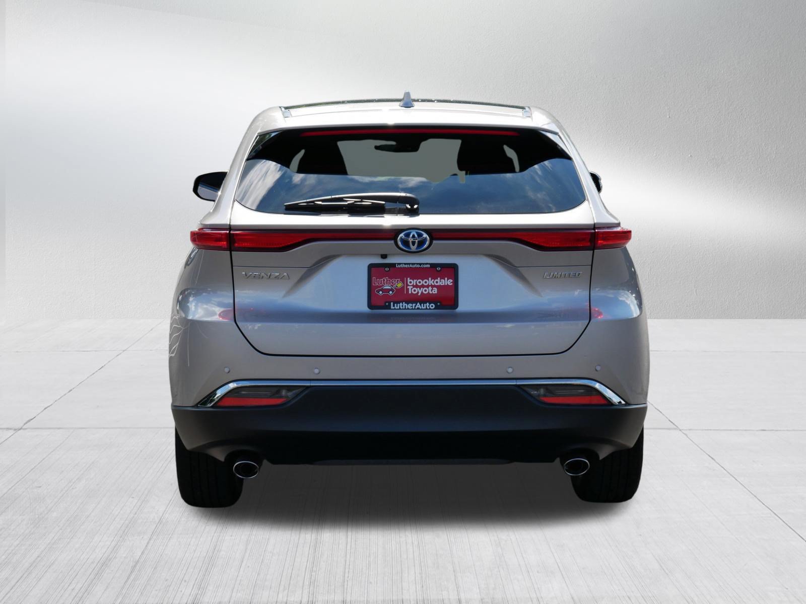 Certified 2024 Toyota Venza Limited AWD/4WD image 6