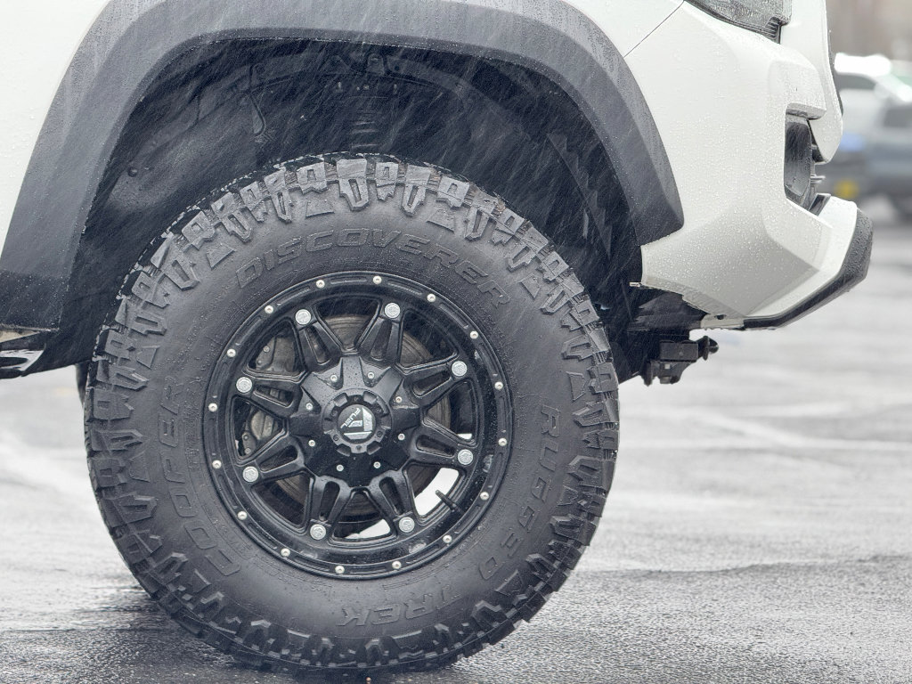 Used 2020 Toyota Tacoma TRD Off-Road image 11