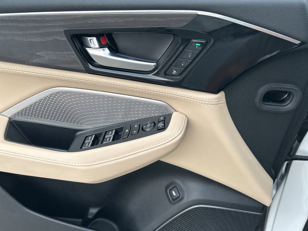 Used 2023 Acura MDX SH-AWD image 15