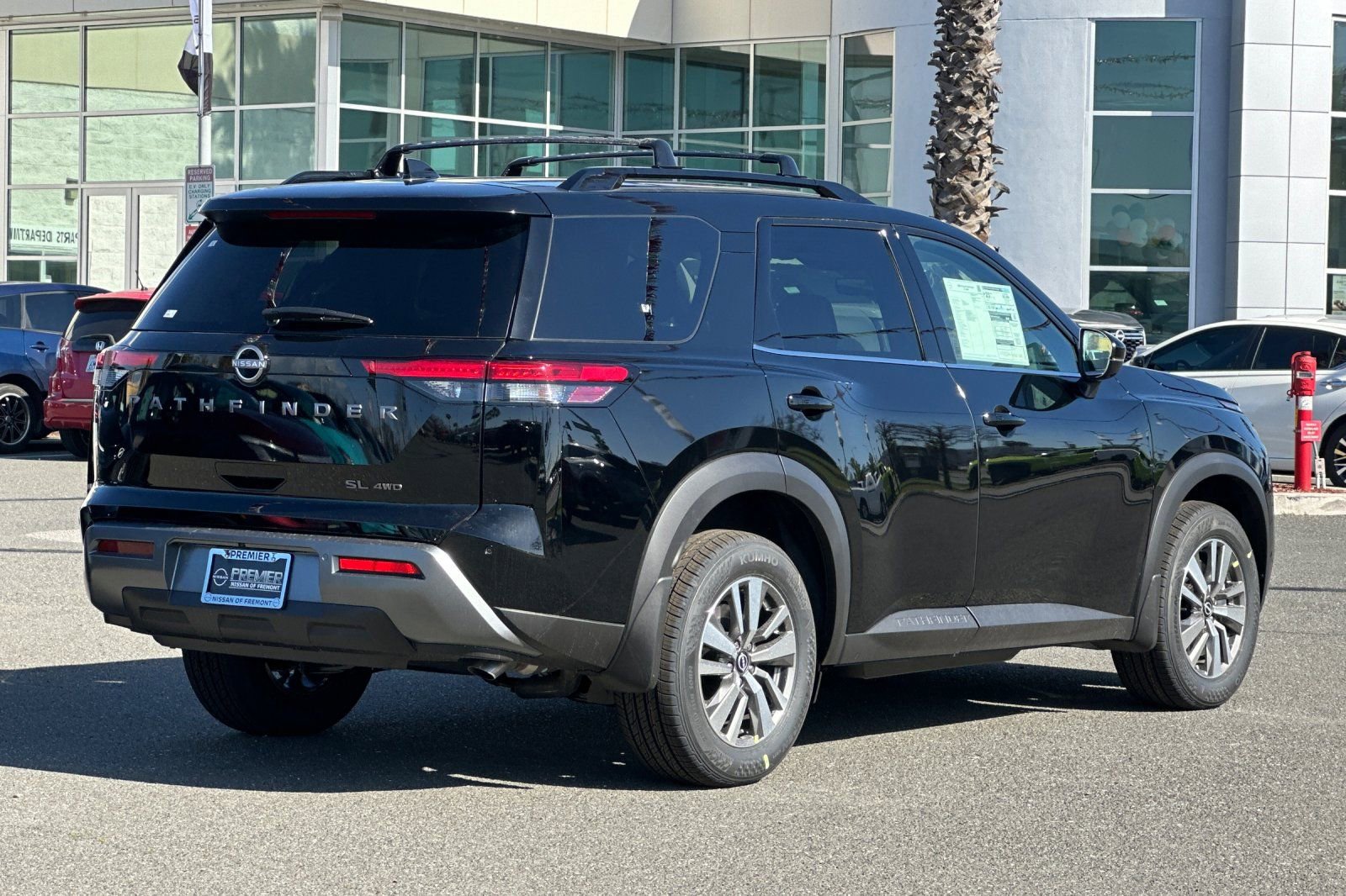 New 2026 Nissan Pathfinder SL image 4