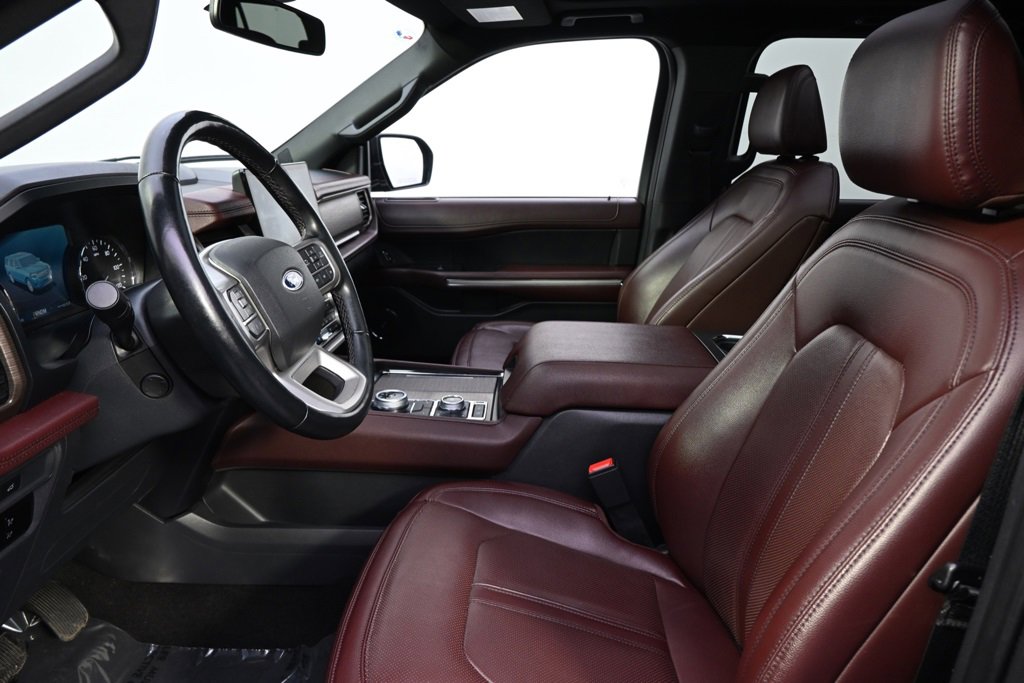 Used 2023 Ford Expedition Limited image 13
