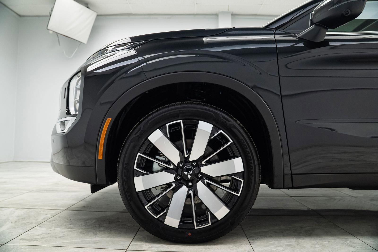 Used 2025 Mitsubishi Outlander SE image 28