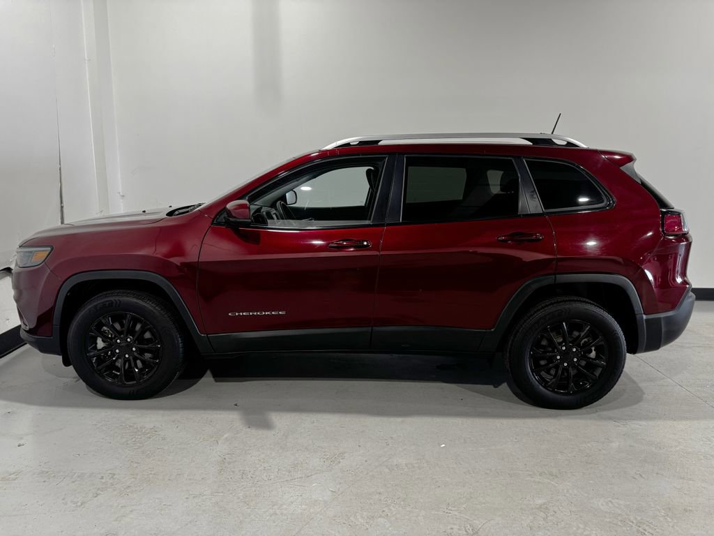 Used 2020 Jeep Cherokee Latitude Plus image 13