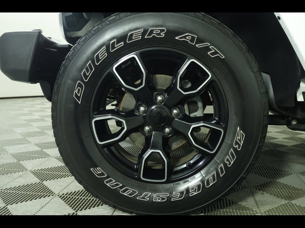 Used 2018 Jeep Wrangler Unlimited Sahara image 6