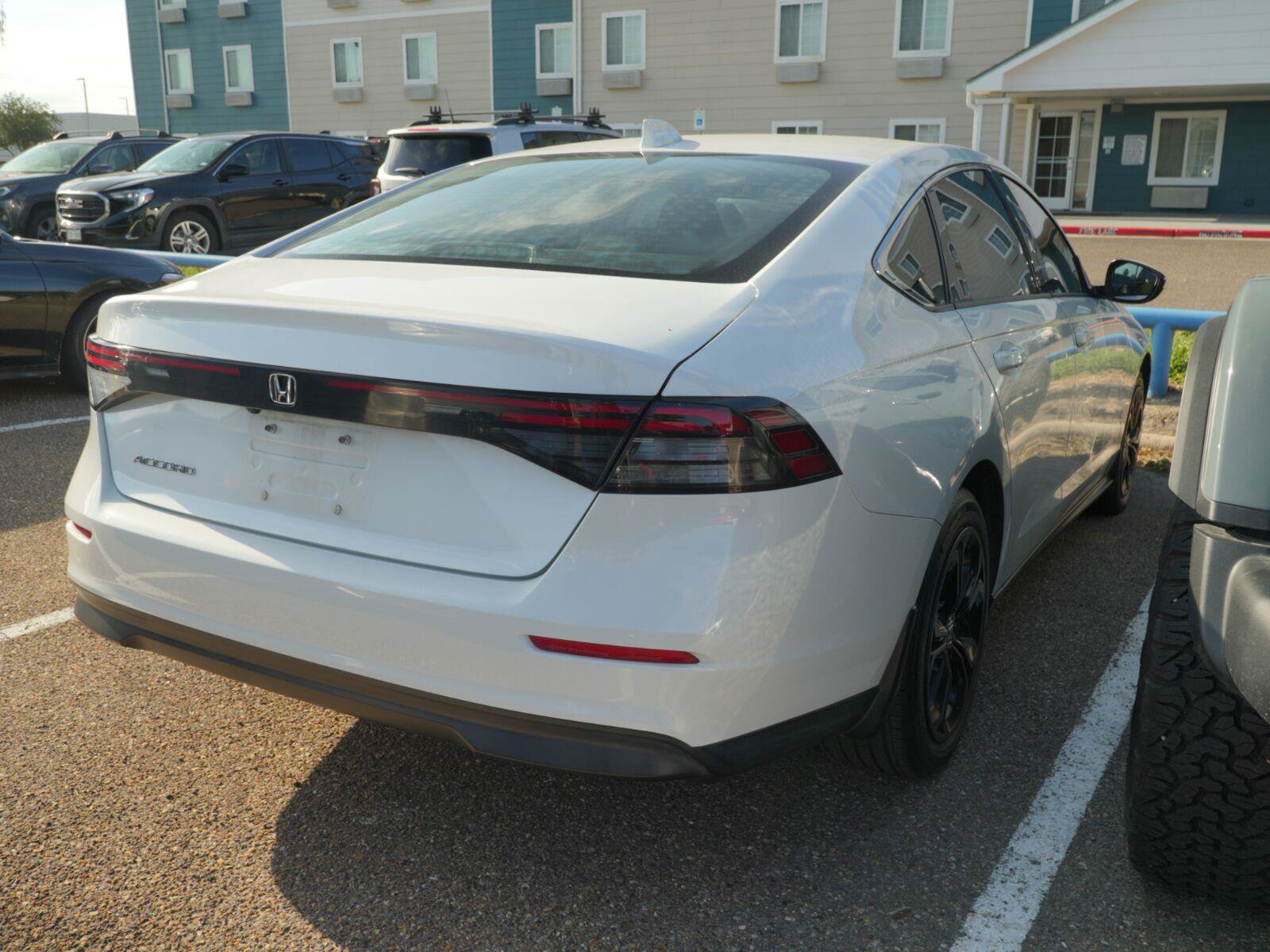 Used 2024 Honda Accord EX image 4
