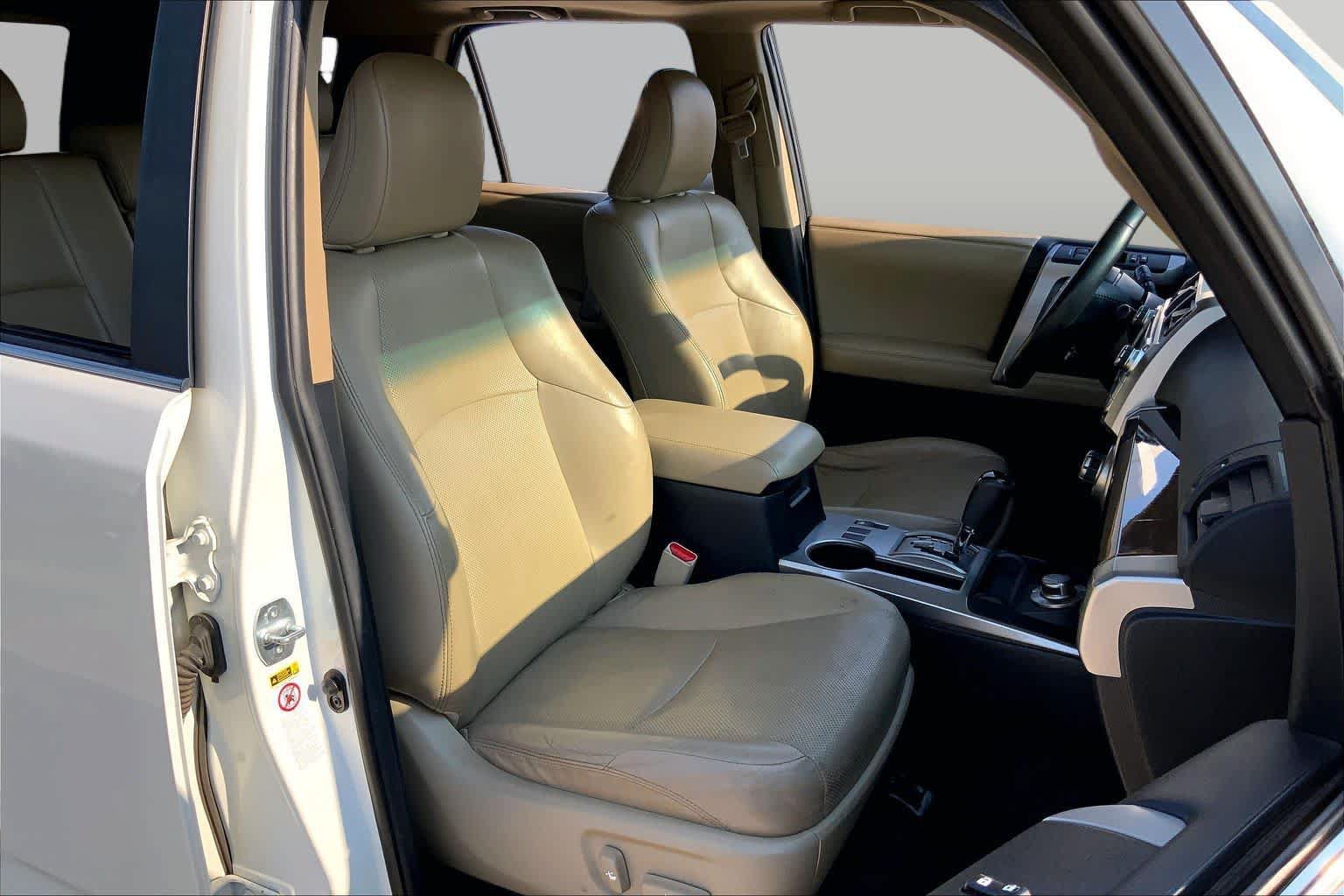 Used 2015 Toyota 4Runner Limited AWD/4WD image 9