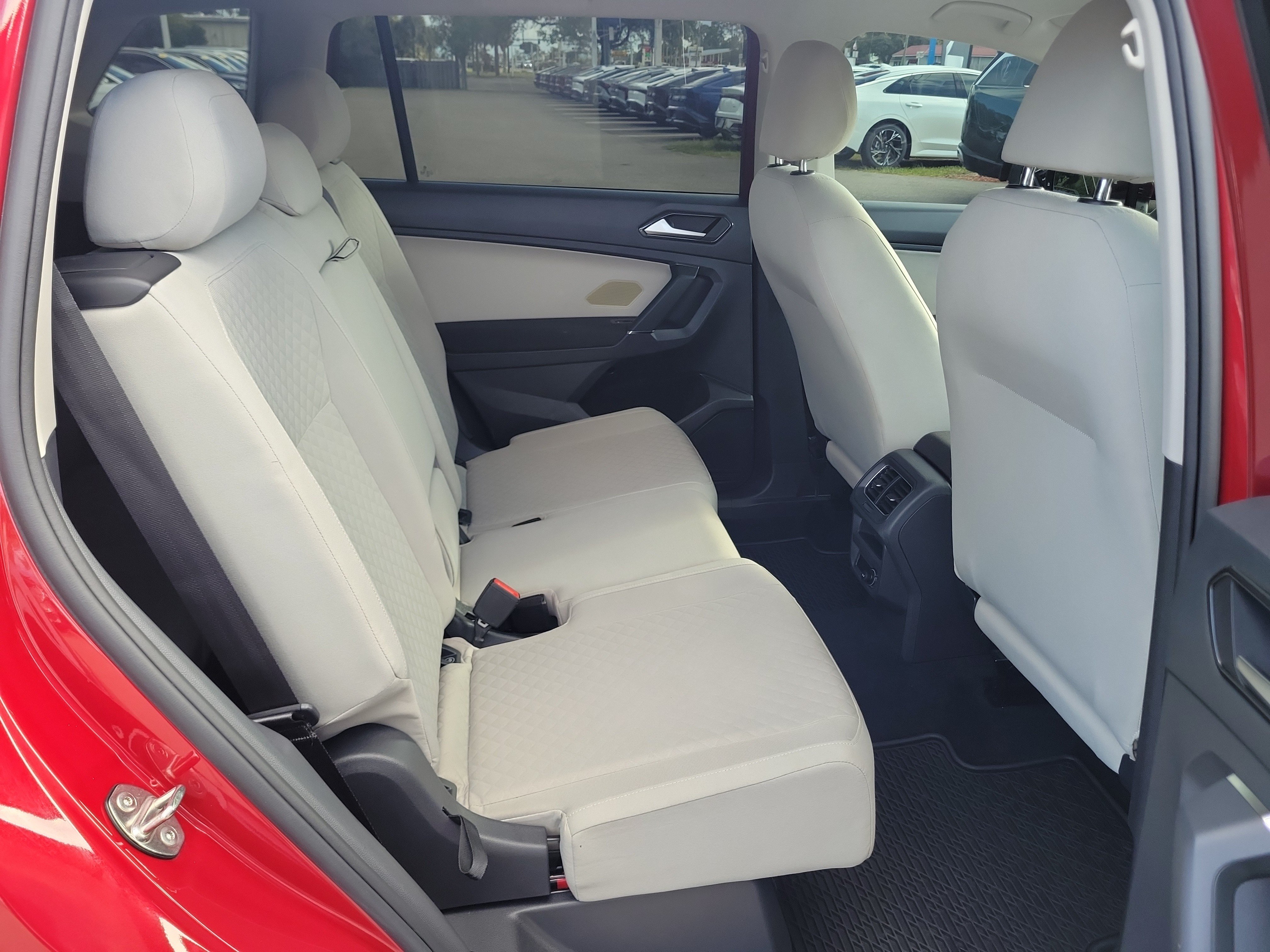 Used 2018 Volkswagen Tiguan S w/ 3rd Row Seat Package AWD/4WD image 12