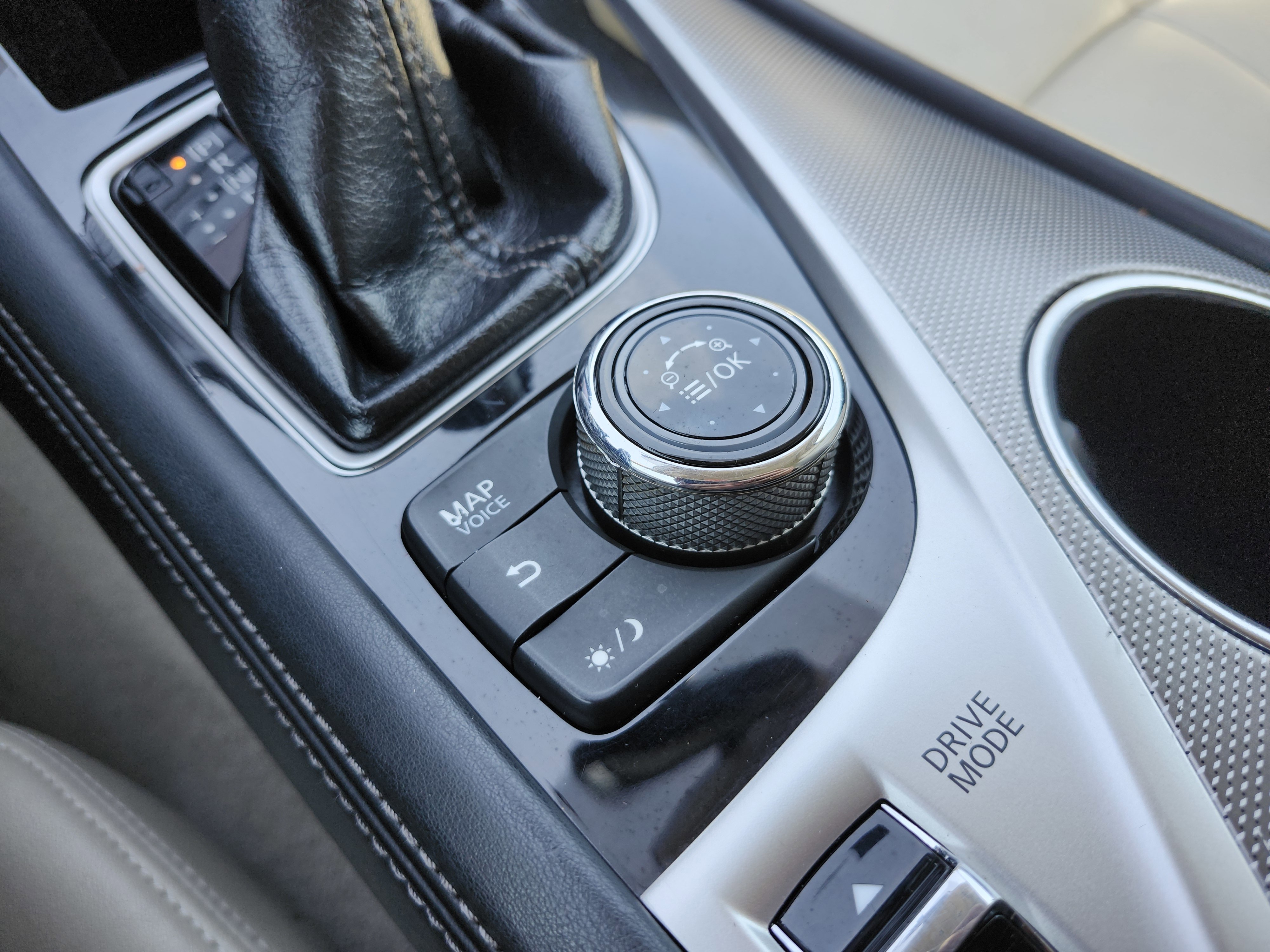 Used 2014 INFINITI Q50 Premium w/ Navigation Package image 10