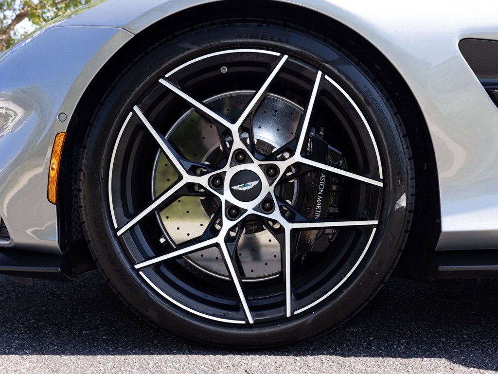 Used 2025 Aston Martin Vanquish image 45