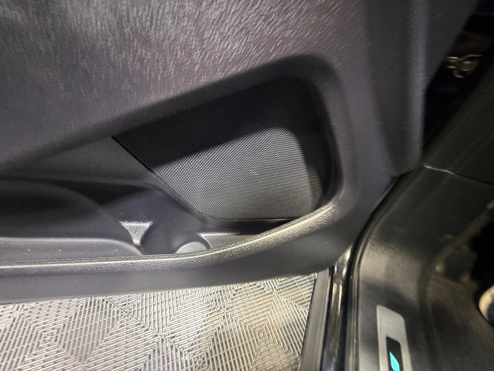 Used 2018 Ford Explorer Platinum AWD/4WD image 27