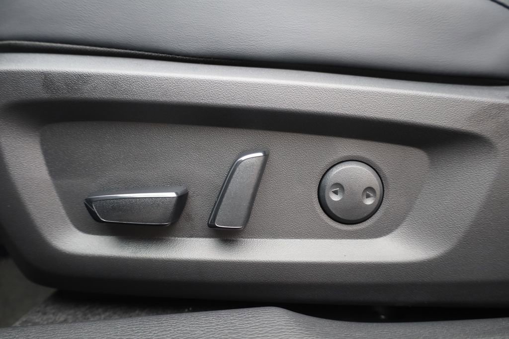 New 2025 Mitsubishi Outlander SE image 36