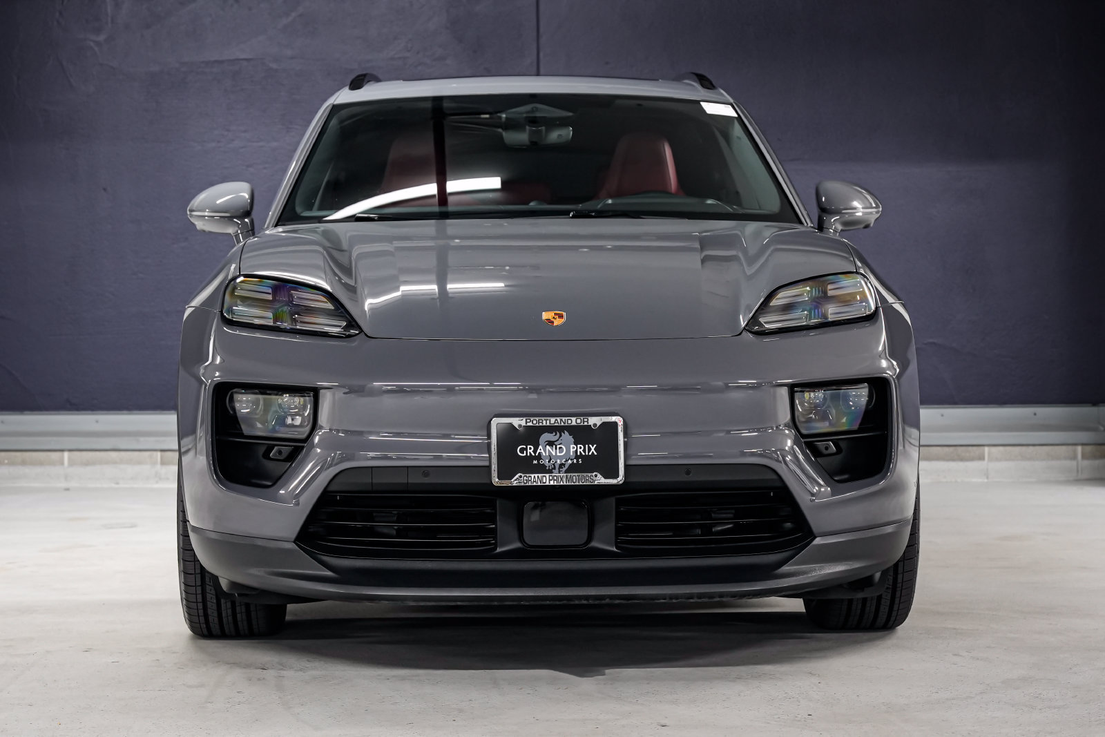 Used 2025 Porsche Macan 4S Electric AWD/4WD image 6