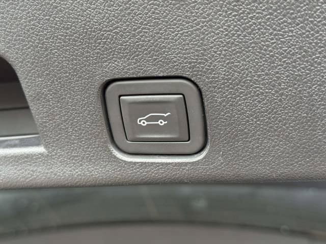 Used 2025 Chevrolet Traverse LT AWD/4WD image 10