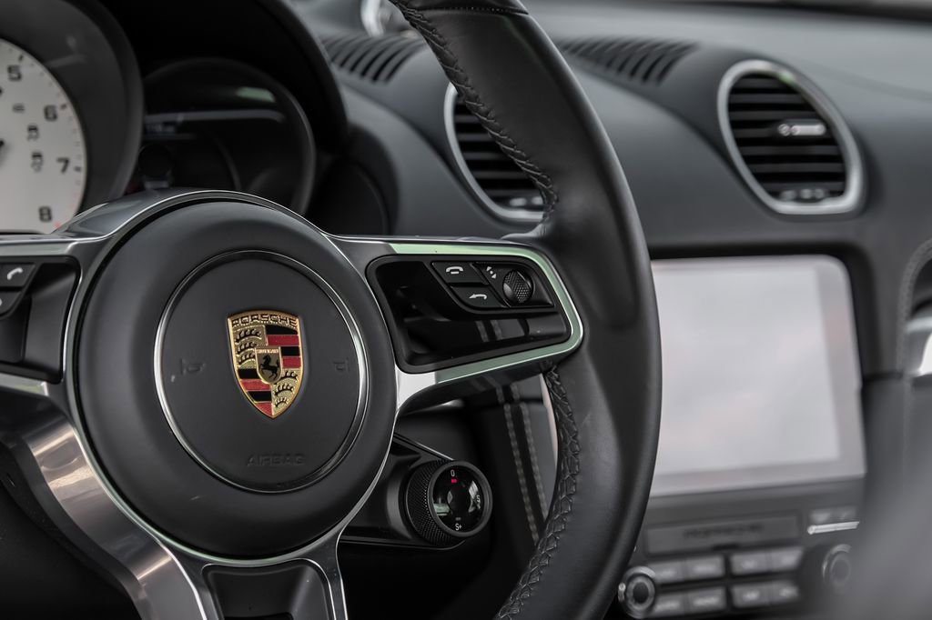 Used 2025 Porsche 718 Cayman RWD image 14