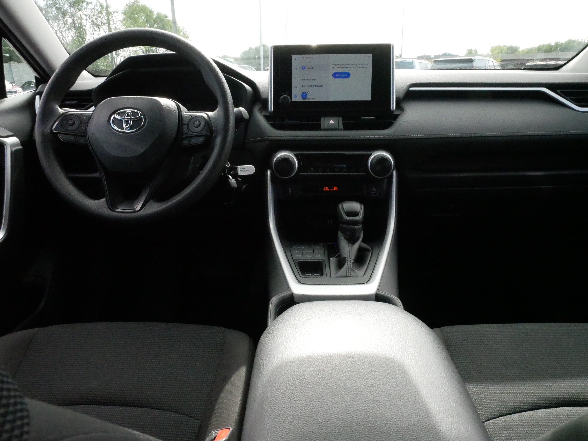 Used 2025 Toyota RAV4 LE AWD/4WD image 10